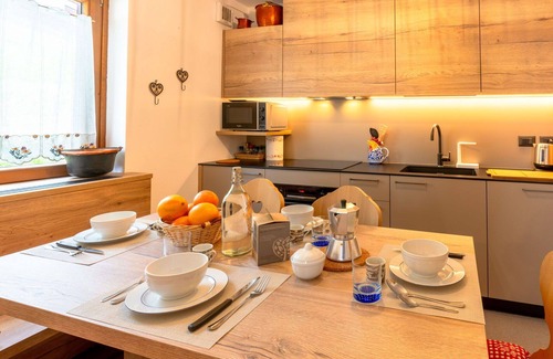 Penia Apartment | Nice apartment for 6 guests with WIFI, TV, patio, pets allowed and parking