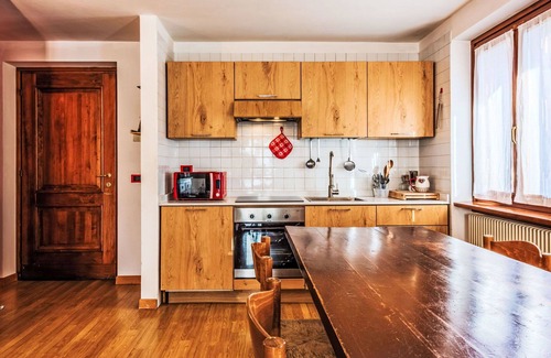 Sant'Antonio di Mavignola Apartment | Nice apartment for 6 guests with TV and balcony