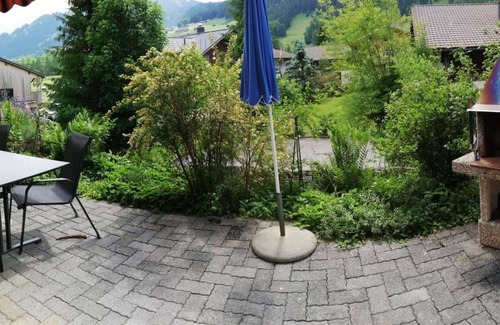 Lenk Apartment | Nice apartment for 6 guests with TV, balcony and pets allowed