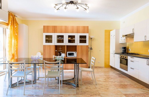 Taggia Apartment | Nice apartment for 6 guests with WIFI, balcony and pets allowed