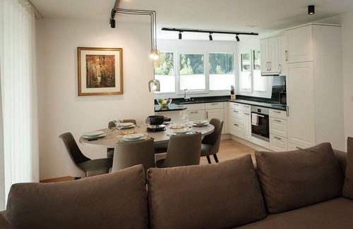 Taesch Apartment | Nice apartment for 6 guests with WIFI, TV, balcony and parking