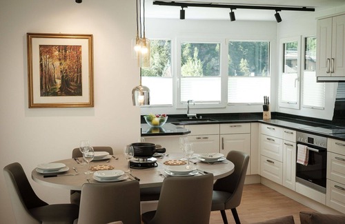 Taesch Apartment | Nice apartment for 6 guests with WIFI, TV, balcony and parking