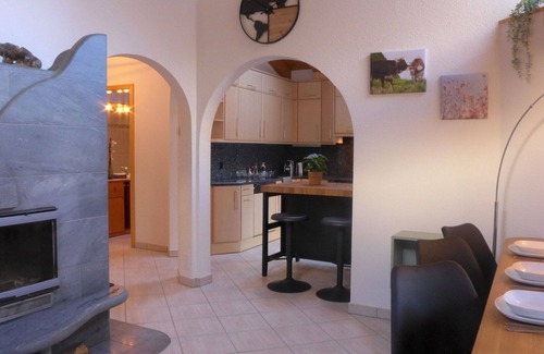 Taesch Apartment | Nice apartment for 6 guests with WIFI, TV, balcony and parking