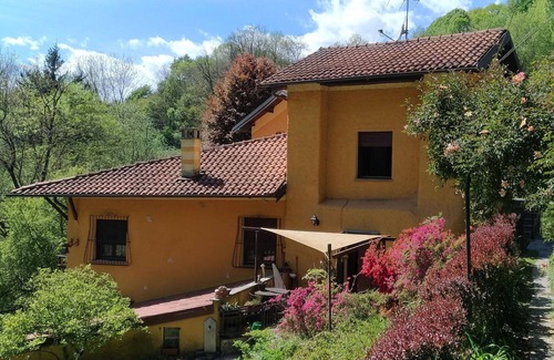 Oleggio Castello Apartment | Nice apartment for 6 guests with WIFI, TV, terrace and pets allowed