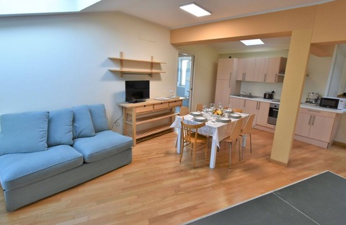 Iseo Apartment | Nice apartment for 6 guests with A/C, WIFI, TV and parking