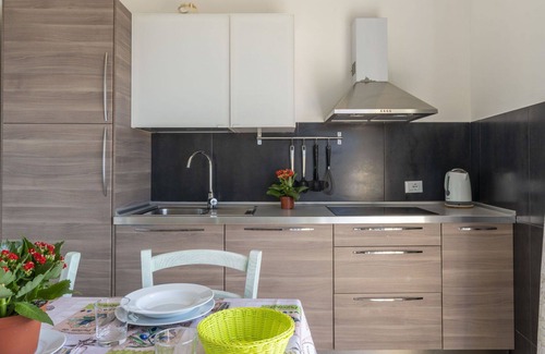 Pompeiana Apartment | Nice apartment for 6 people with WIFI, A/C, balcony and pets allowed