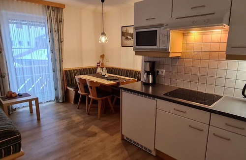 Fendels Apartment | Nice apartment for 6 people with WIFI, TV, terrace, pets allowed and parking
