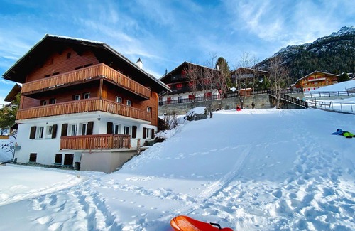 Graechen Apartment | Nice apartment for 6 people with WIFI, TV, balcony and panoramic view