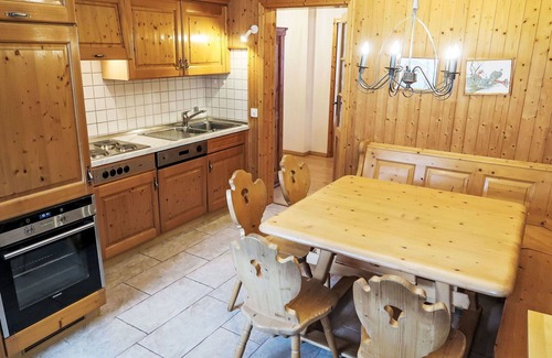 Acletta Apartment | Nice apartment for 6 people with pool, WIFI, TV, balcony, panoramic view and parking