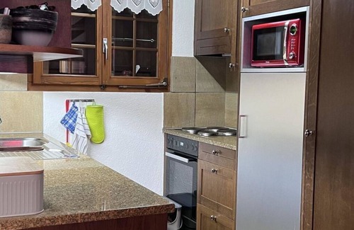 Saanen Apartment | Nice apartment for 6 people with WIFI, TV, balcony and pets allowed