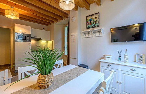 Baden Apartment | Nice apartment for 6 people with WIFI, pool, TV and terrace