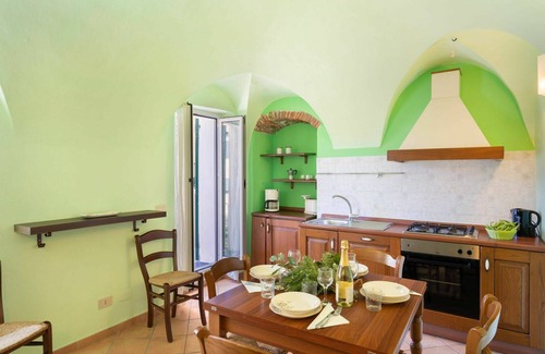 Vasia Apartment | Nice apartment for 7 guests with WIFI, TV, terrace, pets allowed and panoramic view