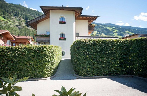 Zillertal Apartment | Nice apartment for 8 people with WIFI, TV and balcony