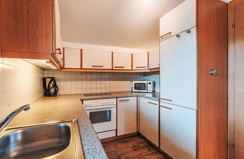 Goldegg Apartment | Nice apartment for 8 guests with WIFI, pool, TV, balcony, pets allowed and parking