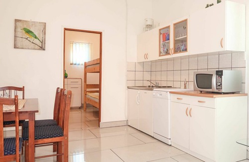 Cesarica Apartment | Nice apartment for 8 guests with pool, A/C, WIFI, TV and terrace
