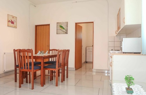 Cesarica Apartment | Nice apartment for 8 guests with pool, A/C, WIFI, TV and terrace