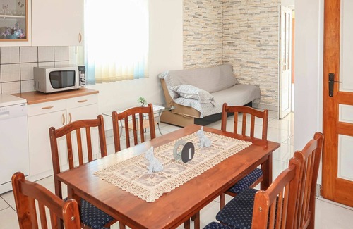 Cesarica Apartment | Nice apartment for 8 guests with pool, A/C, WIFI, TV and terrace