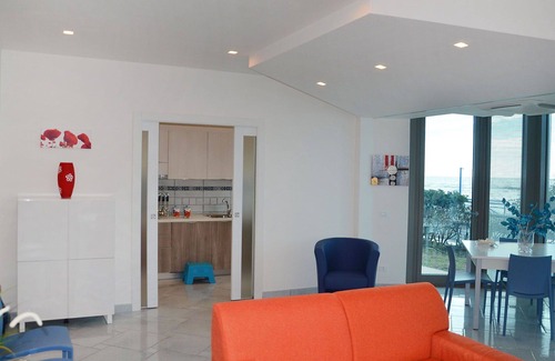 Terracina Apartment | Nice apartment for 8 people with pool, A/C, WIFI, TV, balcony and pets allowed