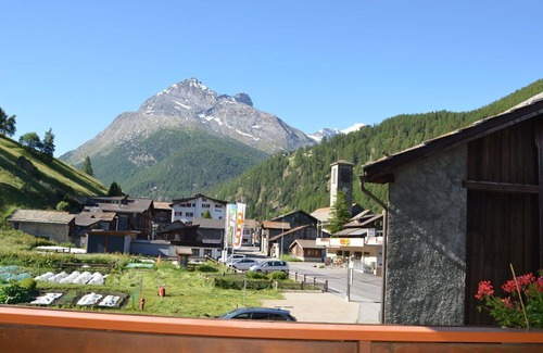 Saas Grund Apartment | Nice apartment for 4 guests with WIFI, TV, balcony and pets allowed