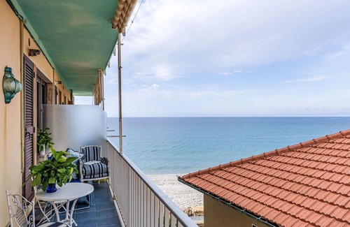 Riva Ligure Apartment | Nice apartment for 4 people with WIFI, TV, balcony and parking