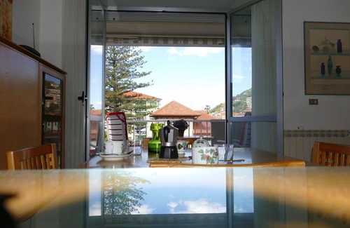 Riva Ligure Apartment | Nice apartment for 4 guests with WIFI, balcony and parking