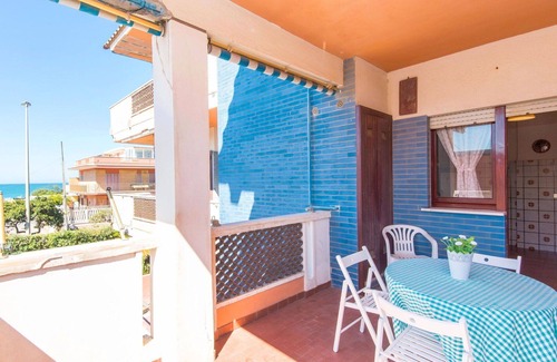 Torvaianica Apartment | Nice apartment for 4 people with WIFI, TV and terrace