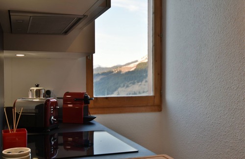 Meribel-Mottaret Apartment | Nice apartment. 3 Méribel Mottaret bedrooms. Ski-in ski-out
