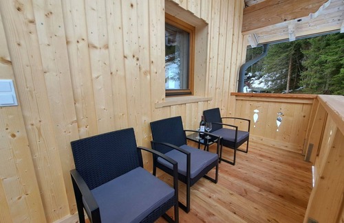 Wildschoenau Villa | Nice apartment in villa for 3 guests with WIFI, TV and balcony