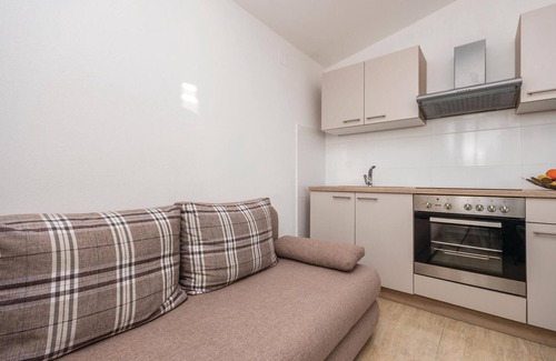 Biograd na Moru Apartment | Nice apartment in Biograd with WiFi