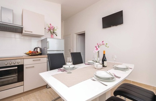 Biograd na Moru Apartment | Nice apartment in Biograd with WiFi