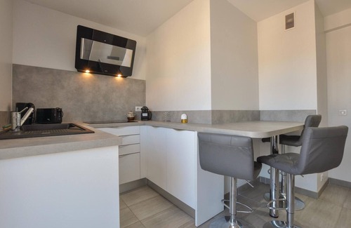 Prado - Republique Apartment | Nice apartment in Cannes with WiFi