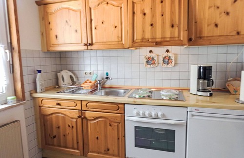 Steinbach-Hallenberg House | Nice apartment in villa for 4 guests with WIFI, TV and patio