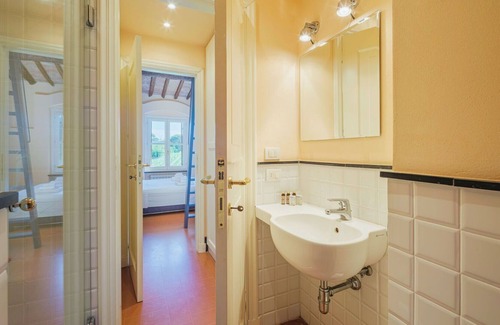Sestri Levante Villa | Nice apartment in villa for 4 people with WIFI, TV and parking