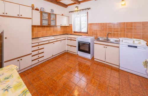 Suha Punta Apartment | Nice apartment in Kampor with WiFi