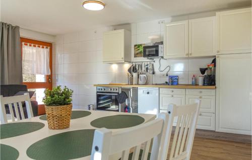 Loxstedt Apartment | Nice Apartment In Loxstedt With Kitchen