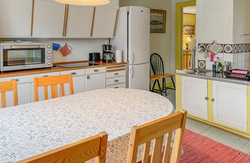 Mantorp Apartment | Nice apartment in Mantorp with kitchen