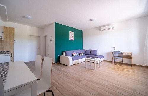 Rakovica Apartment | Nice apartment in Rakovica with WiFi