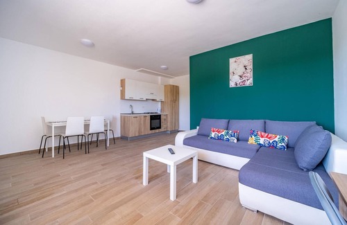 Rakovica Apartment | Nice apartment in Rakovica with WiFi