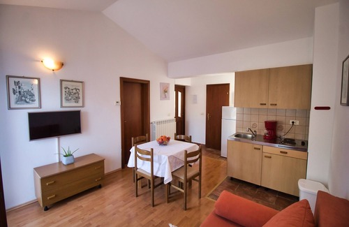 Borik Apartment | Nice apartment in Rovinj-Borik for 2-4 people 200 m from the beach