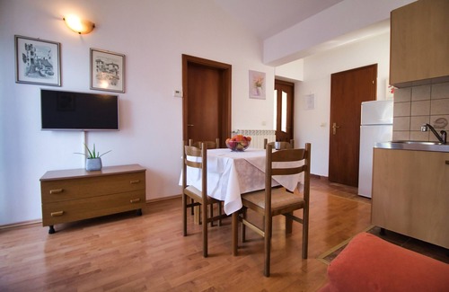 Borik Apartment | Nice apartment in Rovinj-Borik for 2-4 people 200 m from the beach