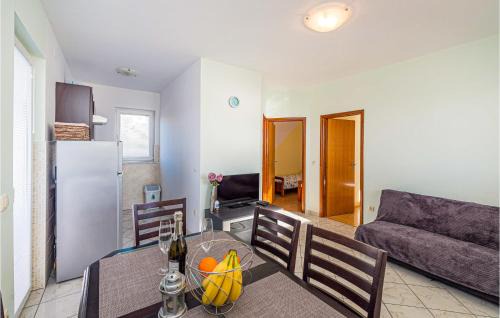 Rtina Apartment | Nice Apartment In Rtina With Wifi