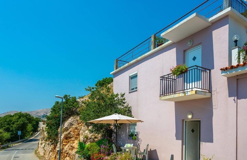 Stara Baska Apartment | Nice apartment in Stara Baska with WiFi