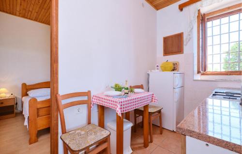 Sveti Jakov Apartment | Nice Apartment In Stivan
