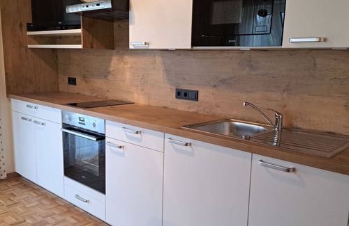 Oberwang Villa | Nice apartment in villa for 4 guests with WIFI, TV and balcony