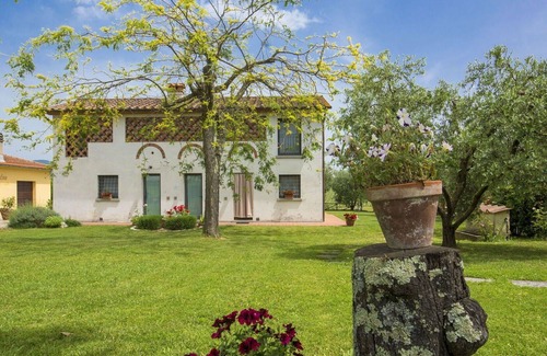 Cerreto Guidi Villa | Nice apartment in villa for 4 people with pool, WIFI, TV and parking