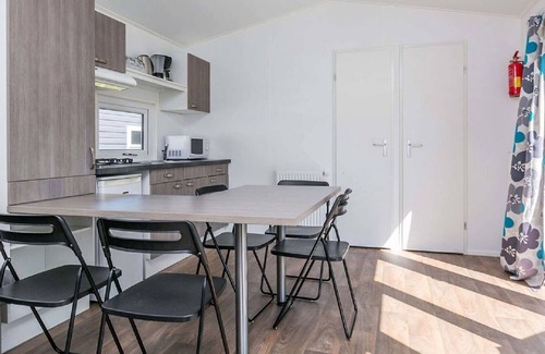 Houthalen House | Nice apartment in villa for 6 people with hot tub, pool, TV, terrace and parking