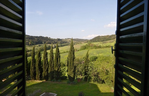 Poggibonsi Villa | Nice apartment in villa with pool, WIFI, TV, patio and panoramic view, close to San Gimignano