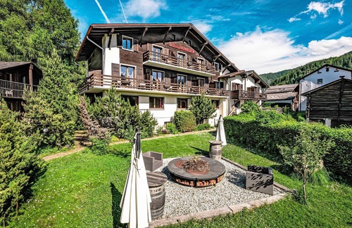 Vercorin House | Nice apartment in villa for 15 people with WIFI, hot tub and terrace