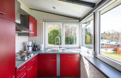 Gerolstein House | Nice apartment in villa for 6 people with pool, TV, terrace, pets allowed and parking
