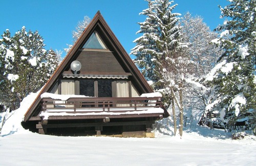 Siegsdorf House | Nice apartment in villa for 4 people with TV, balcony, pets allowed and parking
